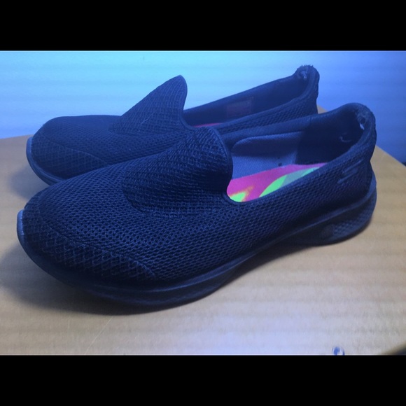 Sketchers Goga Max Mesh Shoes in Black - Picture 4 of 7
